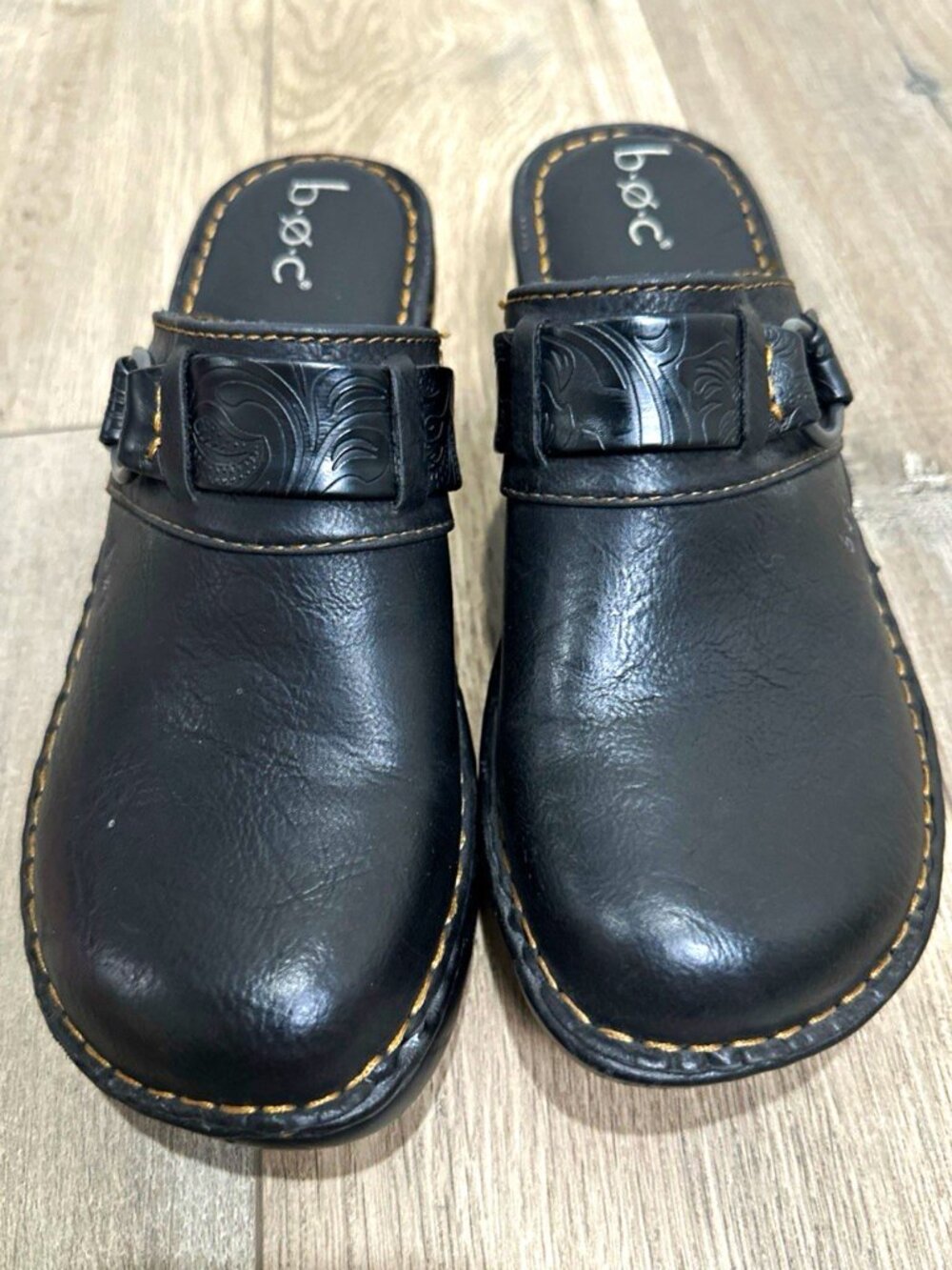 B.O.C. Women’s 9M Black Faux Leather Embossed Strap Slip-On Clogs Mules